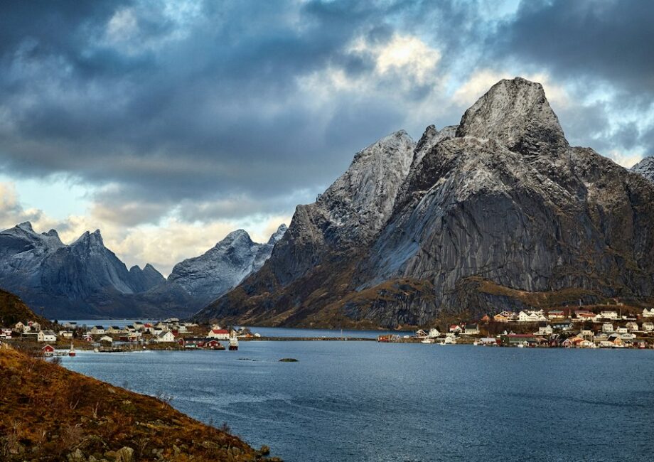 Naturutflukter: Den Ultimate Guiden til å Utforske Norges Vakre Landskap